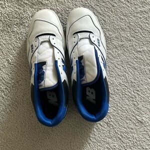 New balance 550 practically new. Yes I have laces!